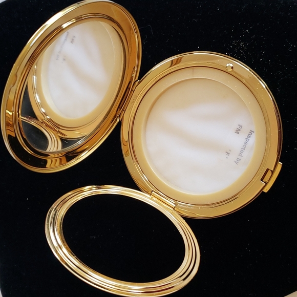Vintage powder compact - Picture 5 of 11